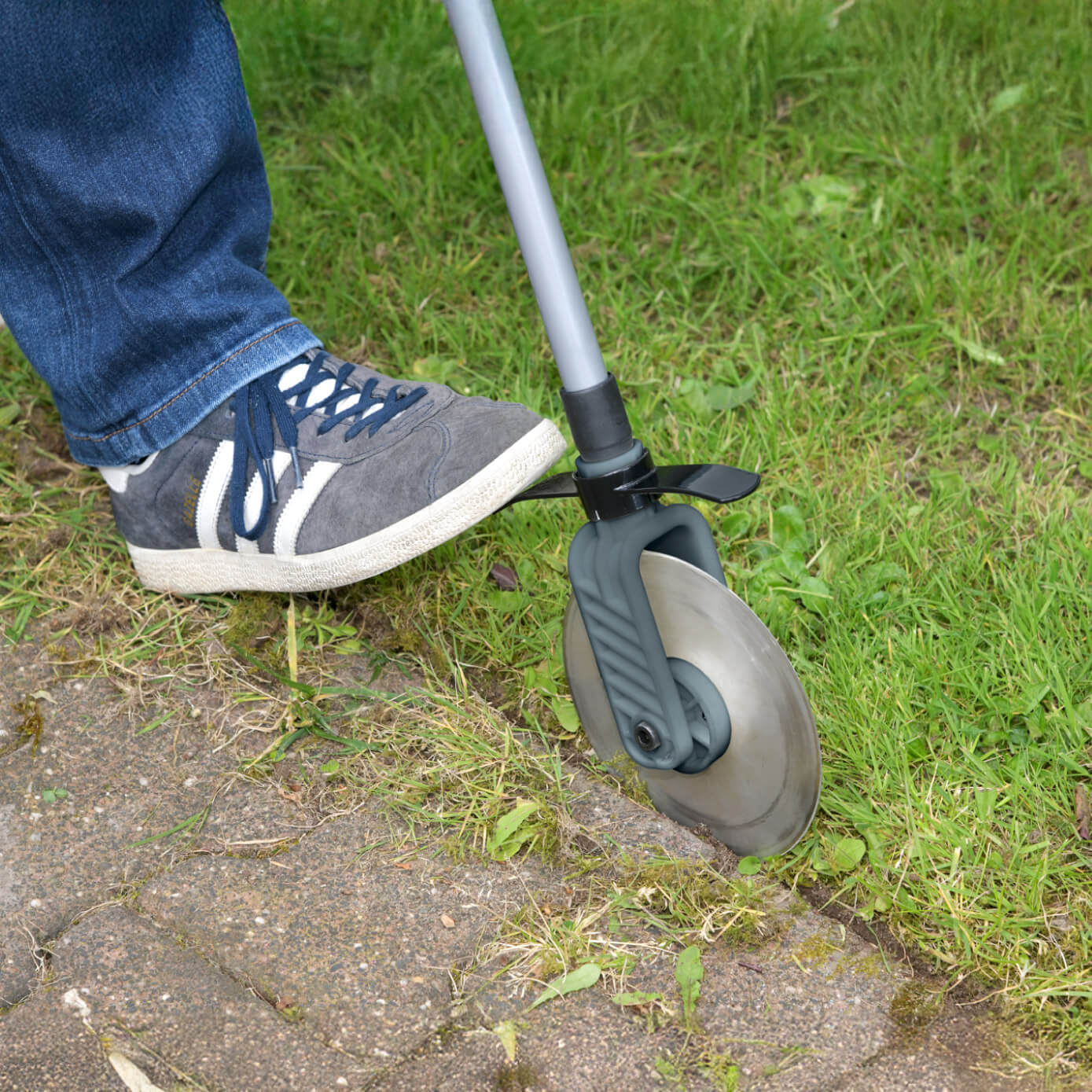 Rolling Lawn Edger CUT
