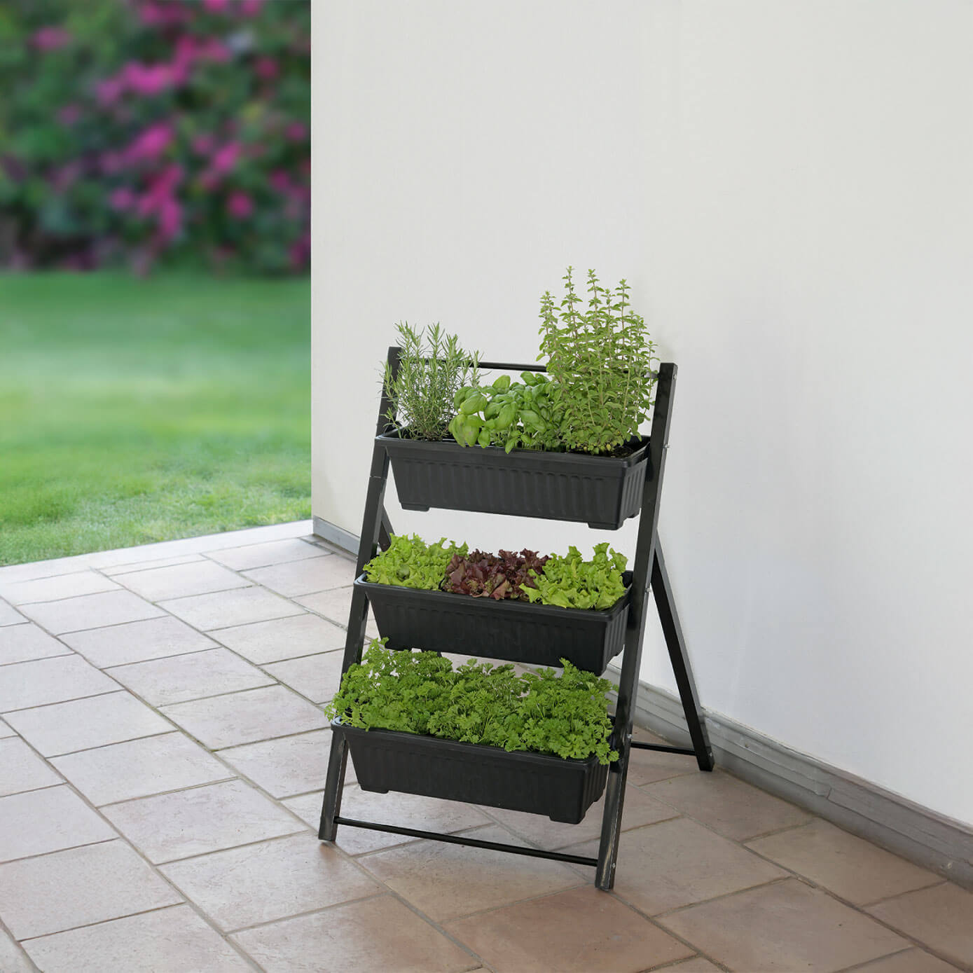 Vertical raised bed 3 tiers